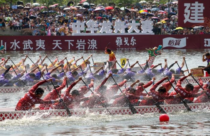 决赛日正式拉开帷幕的福州站中华龙舟大赛：六