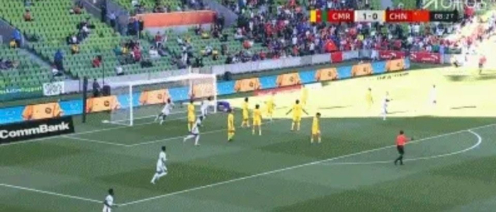 中国男足0-2惨败喀麦隆，开场9分钟失两球
