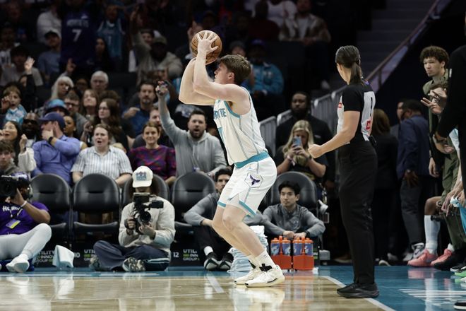 夏洛特黄蜂117-86大胜篮网终结两连败，米勒砍2