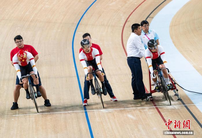 粤港澳全运会场地自行车演绎速度与激情 河南队