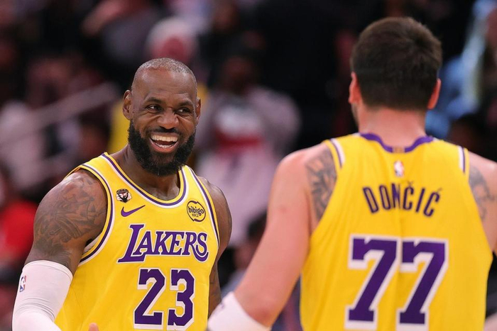 西部排名战至白热化 火箭队瞄准湖人队季后赛对